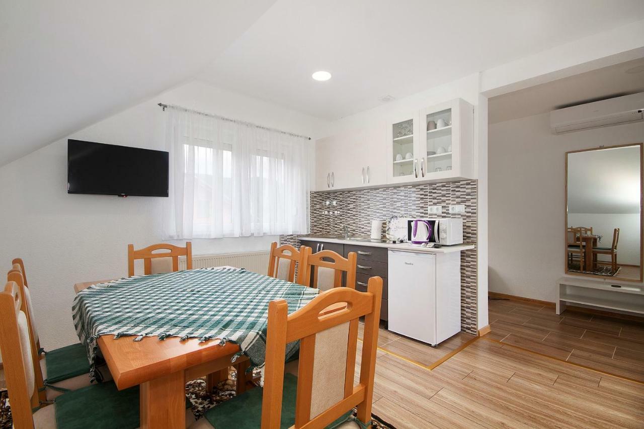 Apartment Josipa Seliste Dreznicko Exteriör bild