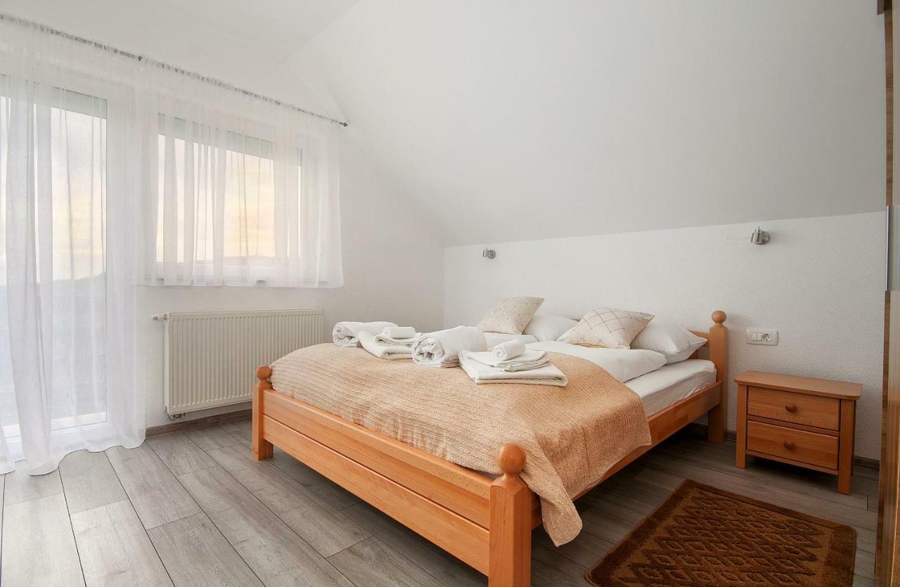 Apartment Josipa Seliste Dreznicko Exteriör bild