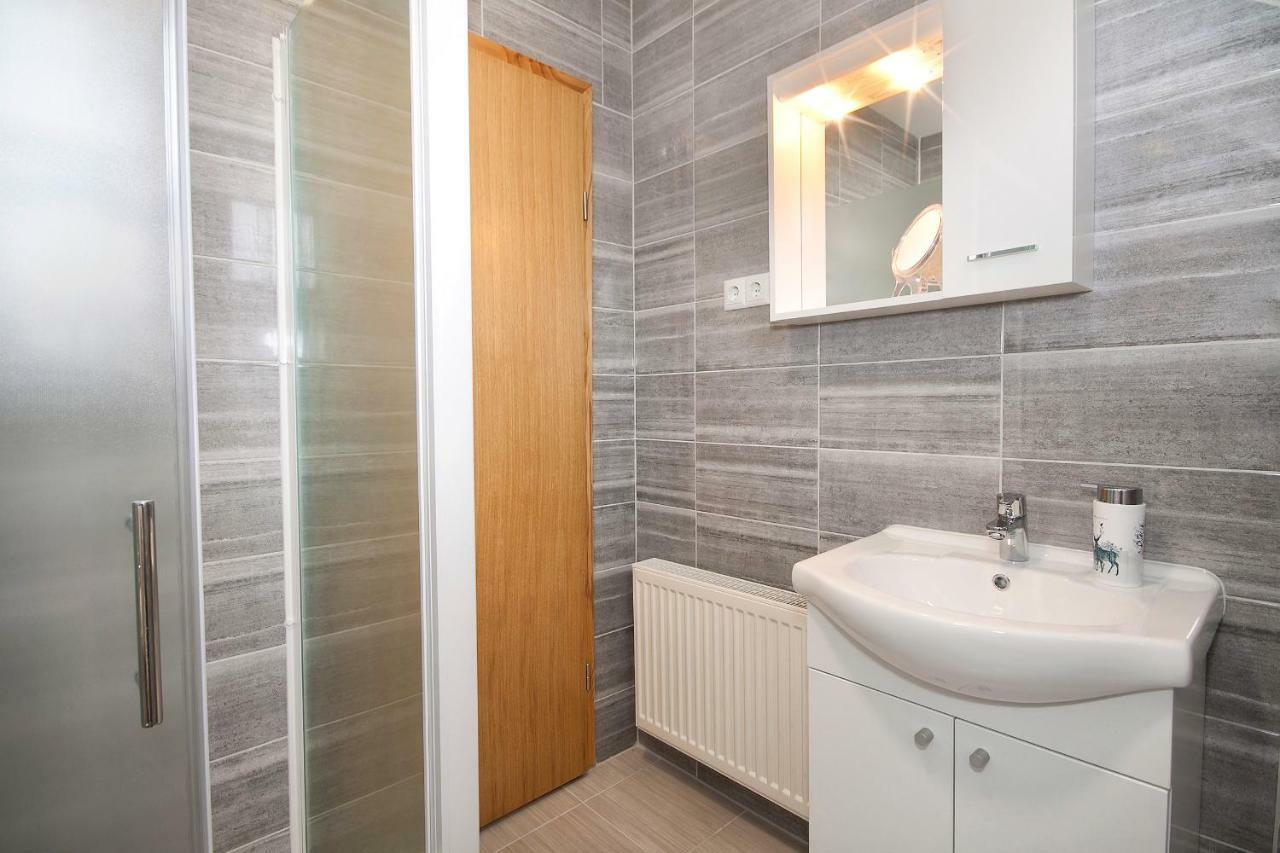 Apartment Josipa Seliste Dreznicko Exteriör bild